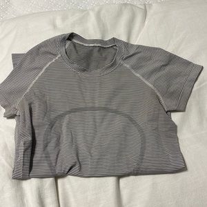 Lulu Lemon Swiftly Tech Size 6 black and white striped